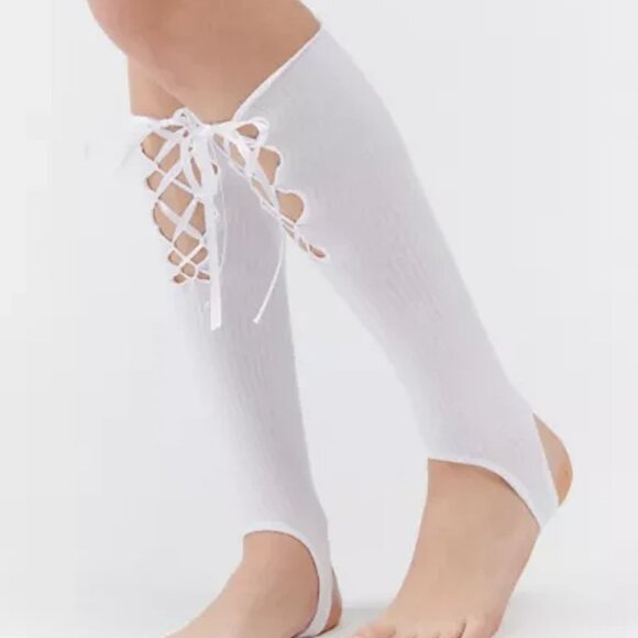 NWT Urban Outfitters Ribbed Lace-Up White Stirrup Leg Warmers - Picture 3 of 6